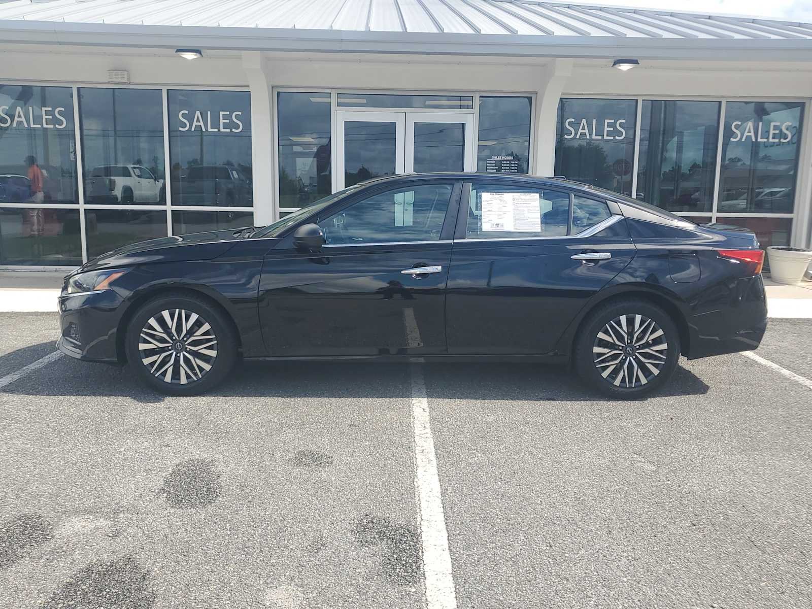 Used 2025 Black Nissan SV image 2