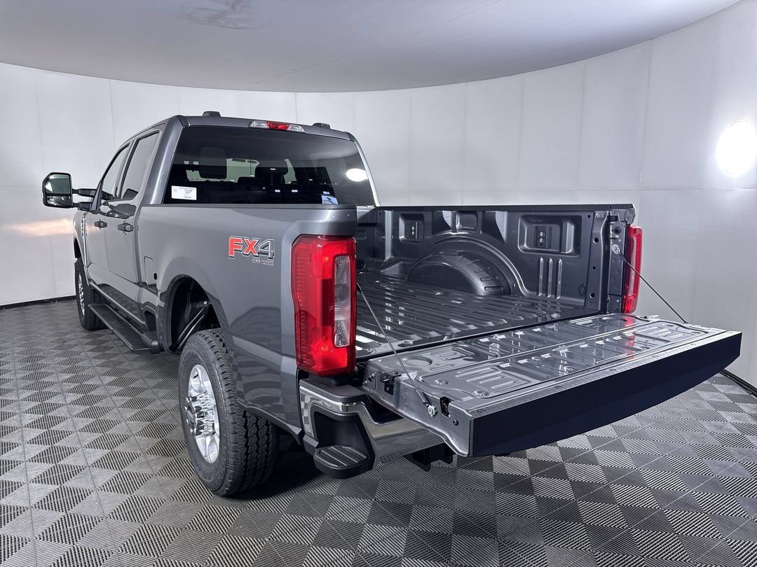 New 2026 Carbonized Gray Metallic Ford XLT image 24