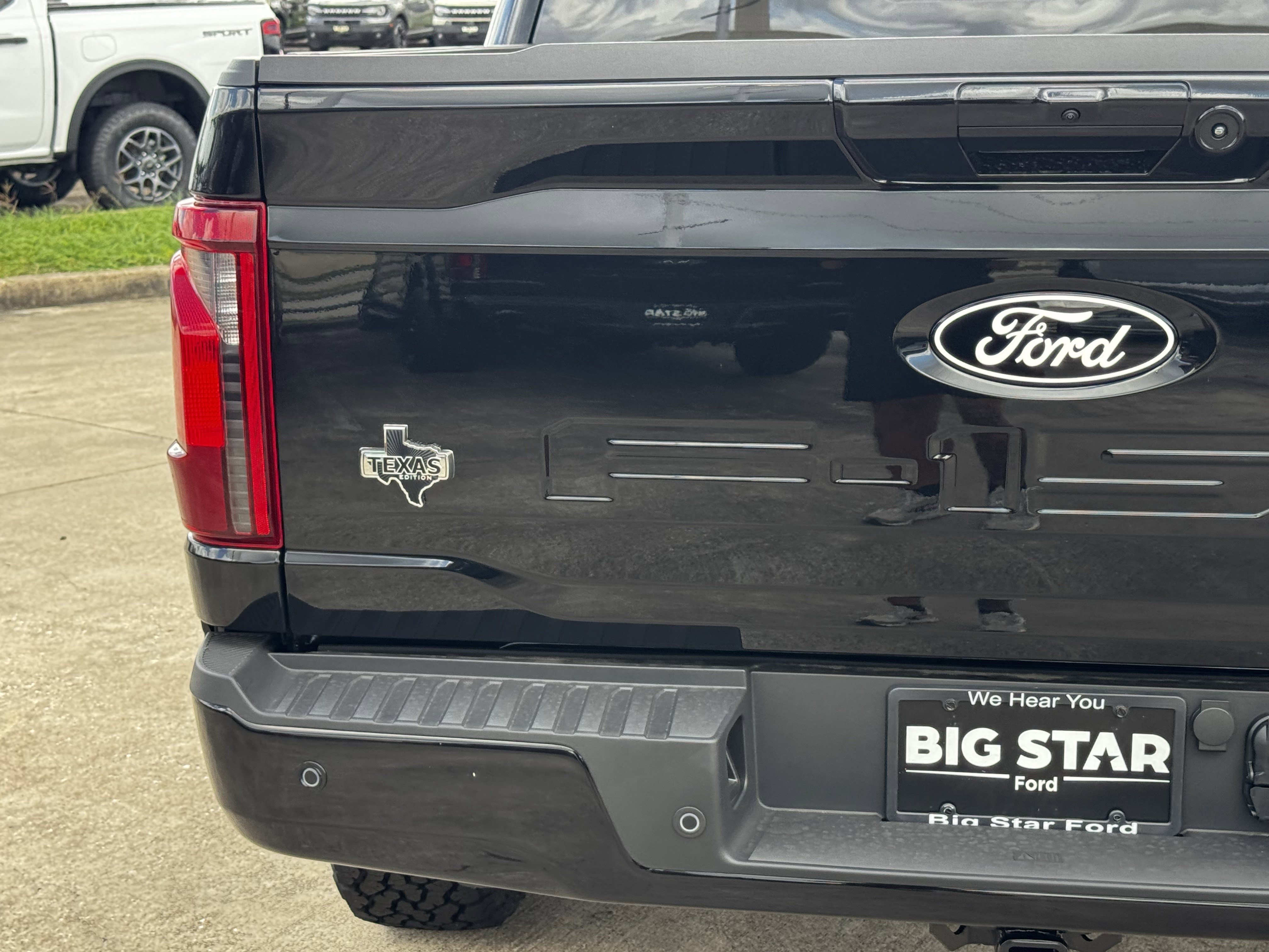 New 2026 Agate Black Metallic Ford XLT image 10