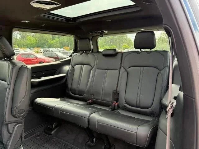 New 2026 Steel Blue Exterior Paint Jeep Grand Wagoneer image 29