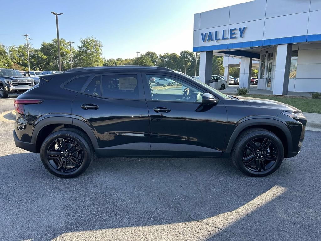 New 2026 Mosaic Black Metallic Chevrolet ACTIV image 2