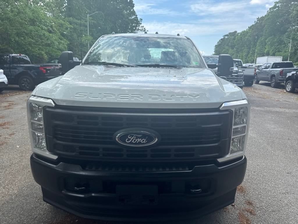 2025 Ford F-350 Super Duty Chassis Cab XL
