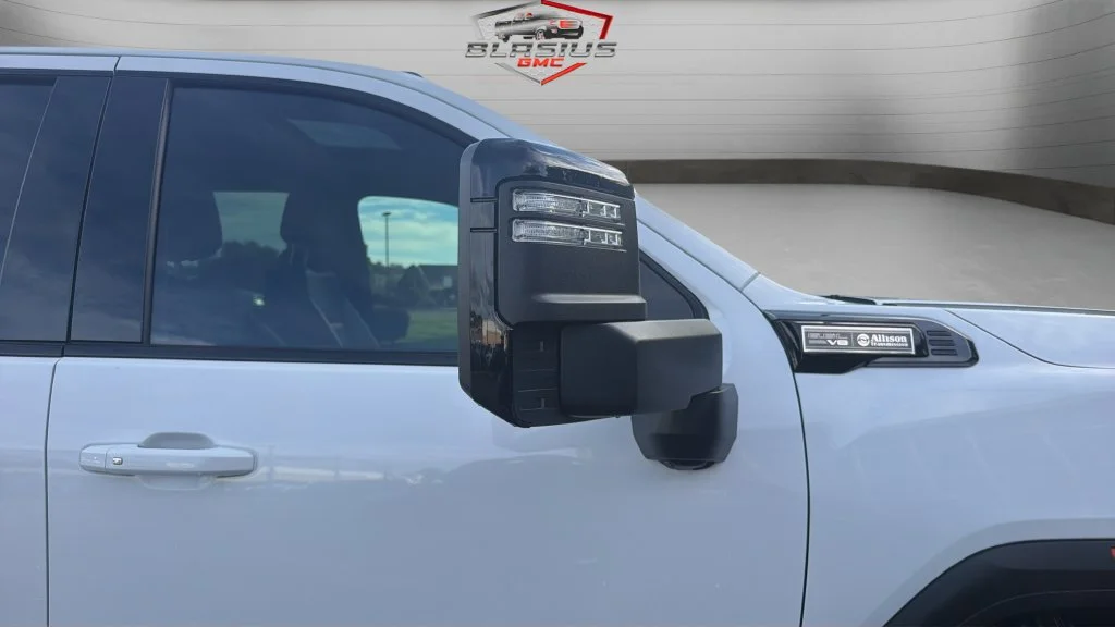Used 2024 White GMC AT4 image 32