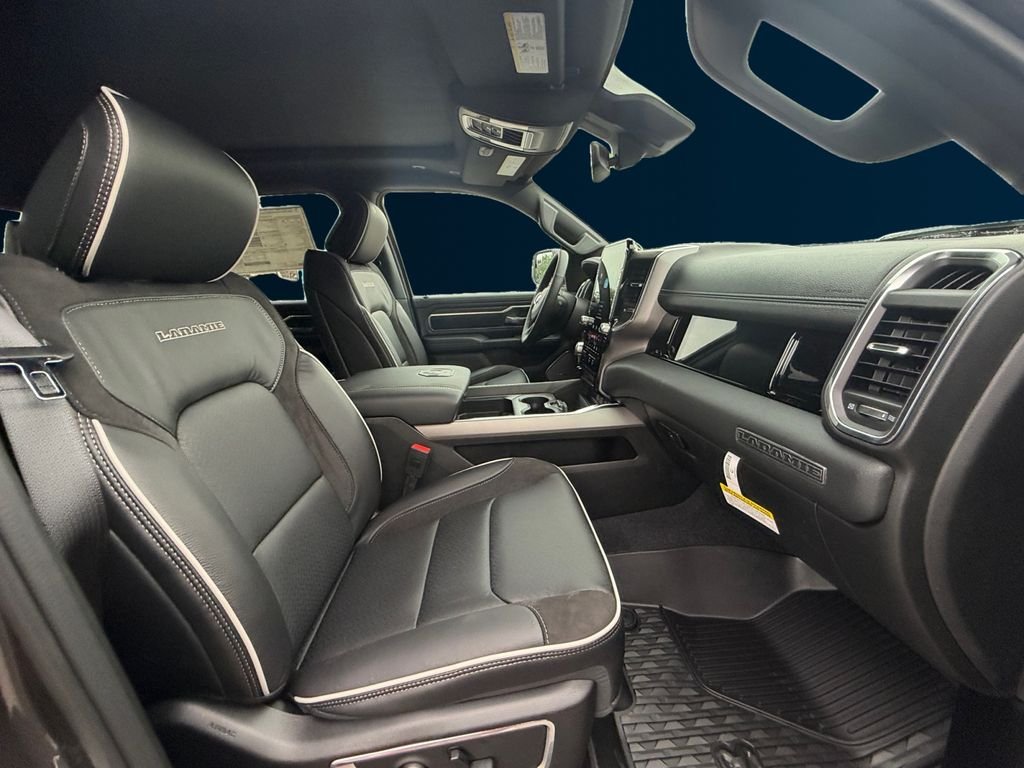 New 2026 Granite Crystal Metallic Clear-Coat Exterior Paint RAM Laramie image 17