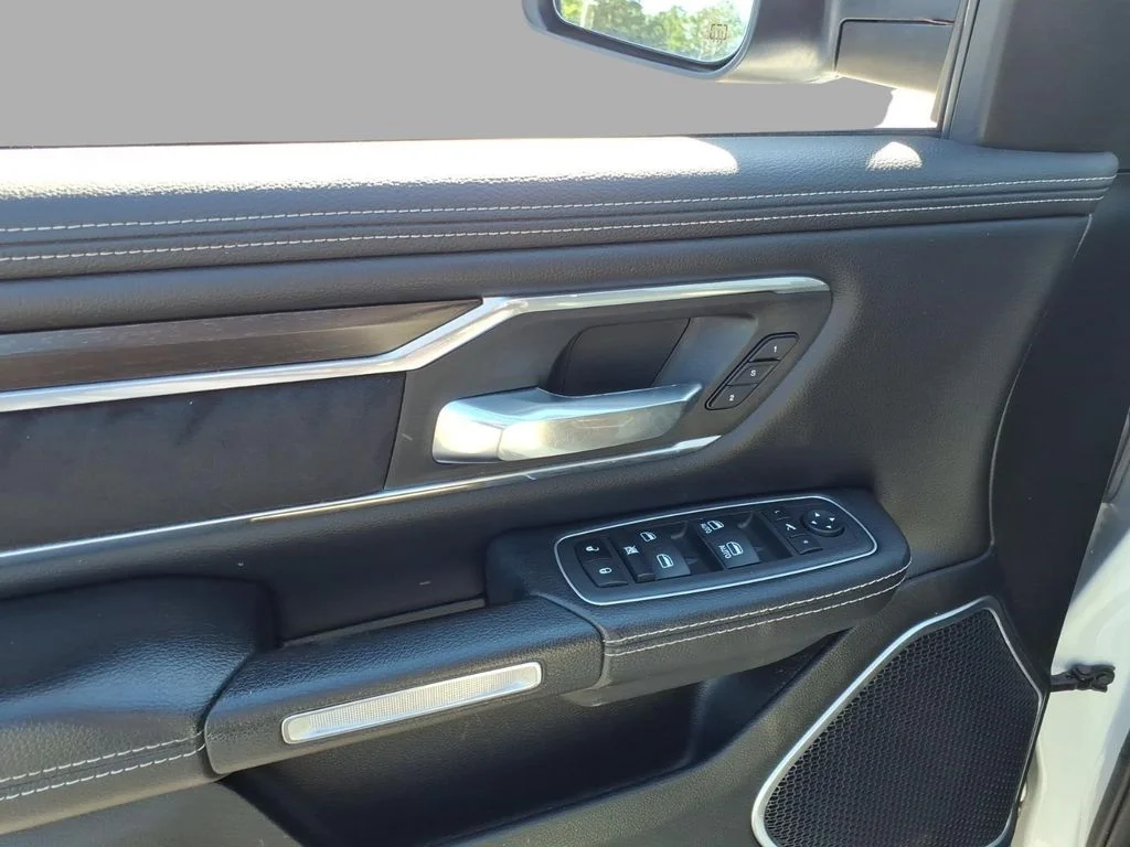Used 2022 White Ram Laramie image 15