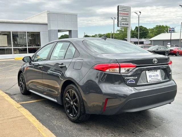 Used 2025  Toyota LE image 7