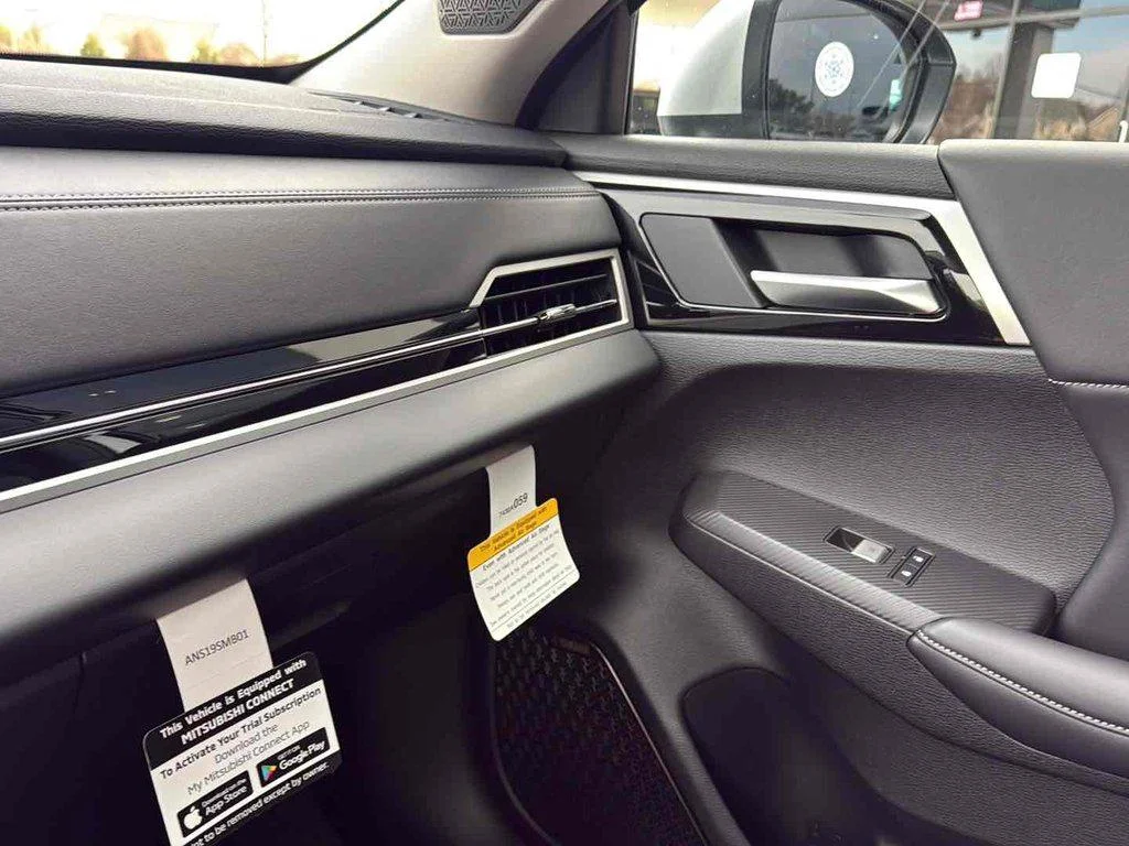 2026 Mitsubishi Outlander SE - Photo 26