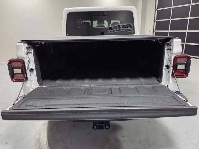 Used 2025 White Jeep Rubicon image 10