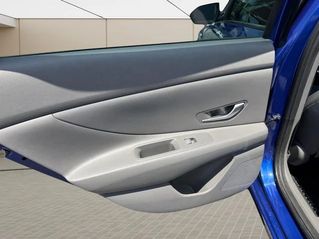 Used 2025 Blue Hyundai SE image 16