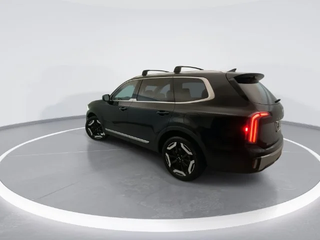 Used 2024 Black Kia EX image 4