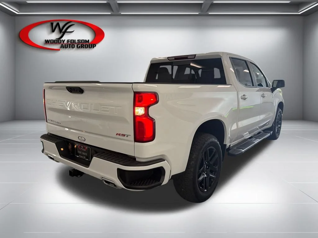 New 2026 Summit White Chevrolet RST image 6