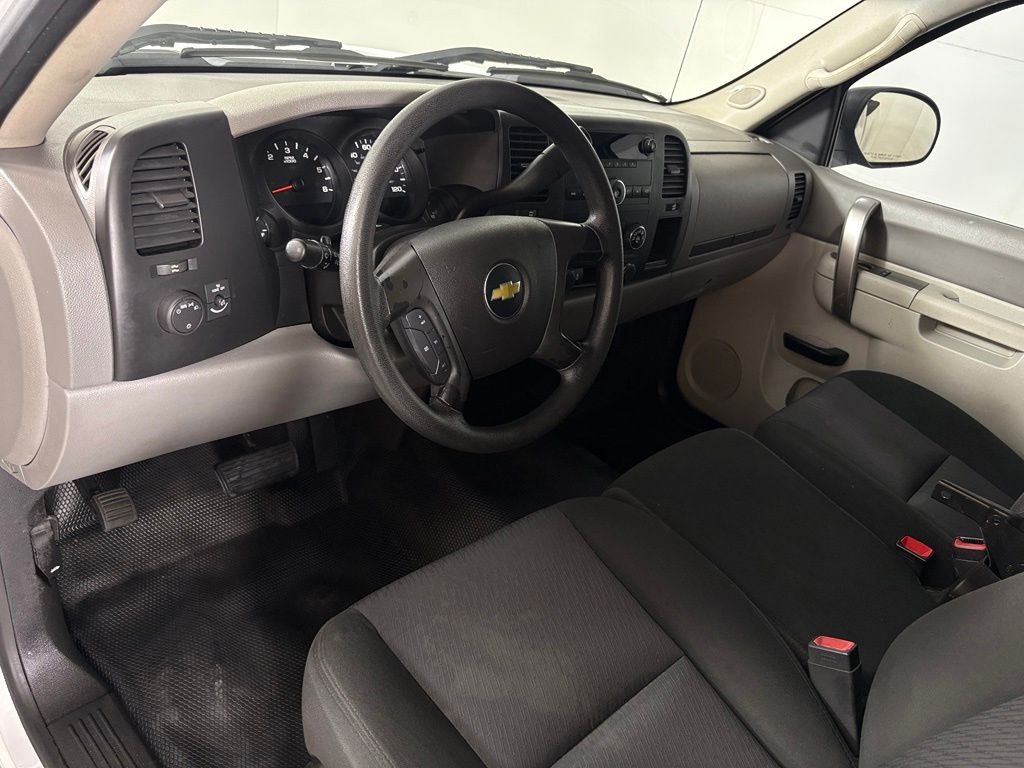 Used 2013 White Chevrolet Work Truck image 19