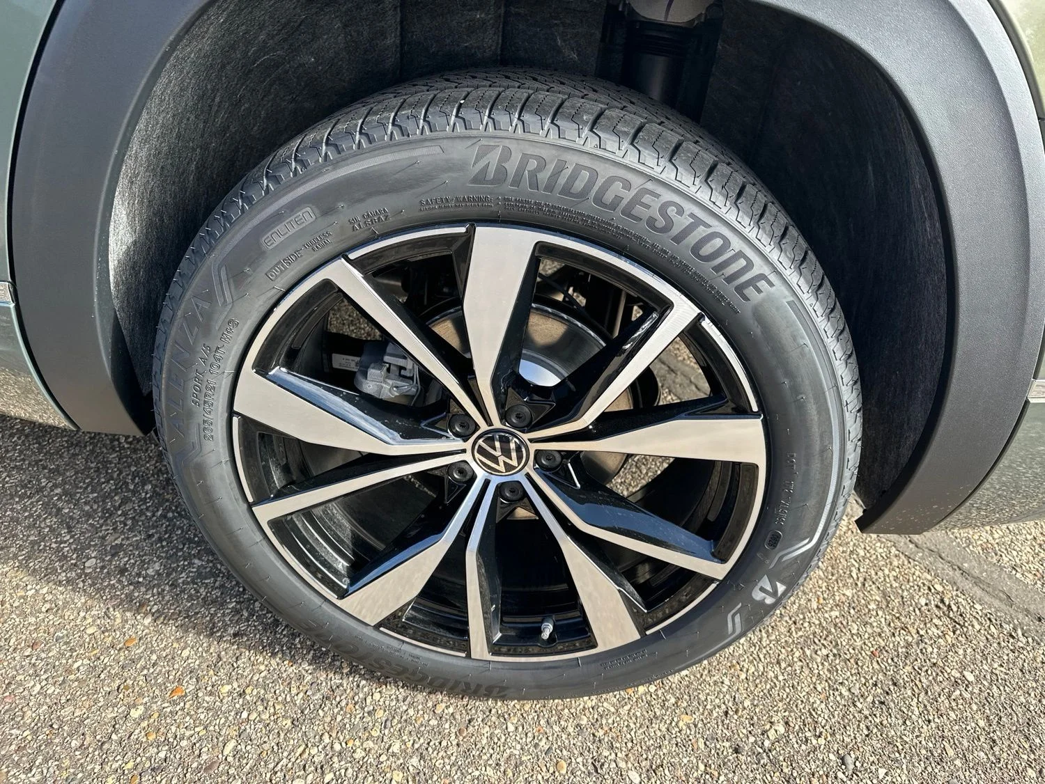 New 2026 Green Volkswagen 2.0T SEL Premium R-Line image 9