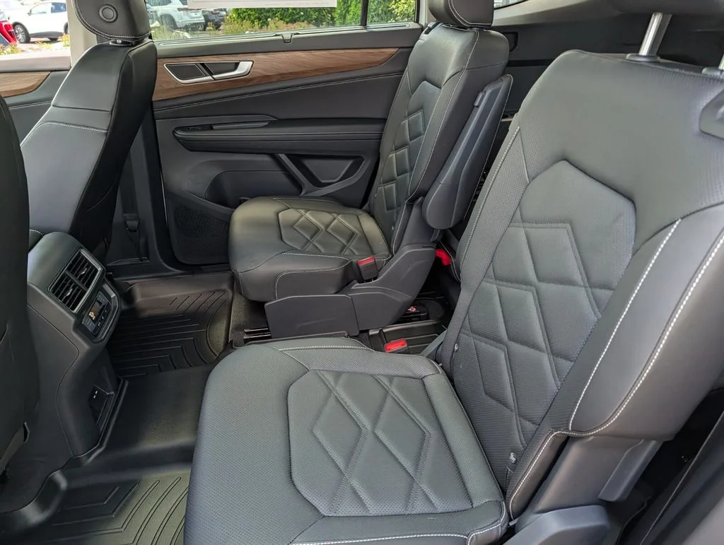 New 2026 White Volkswagen 2.0T SE w/Technology image 13