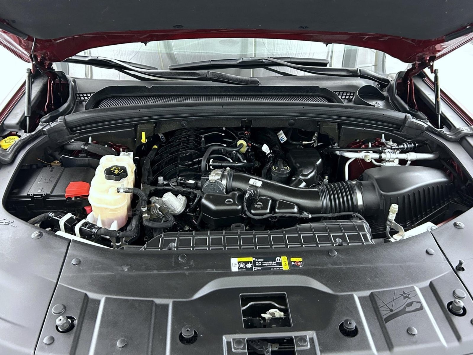 Used 2023 Red Jeep Altitude image 27