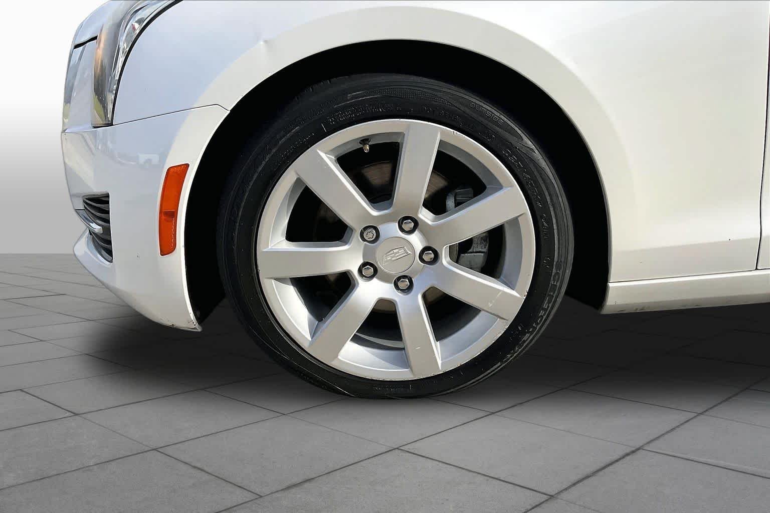 Used 2016 Crystal White Tricoat Cadillac Standard RWD image 11