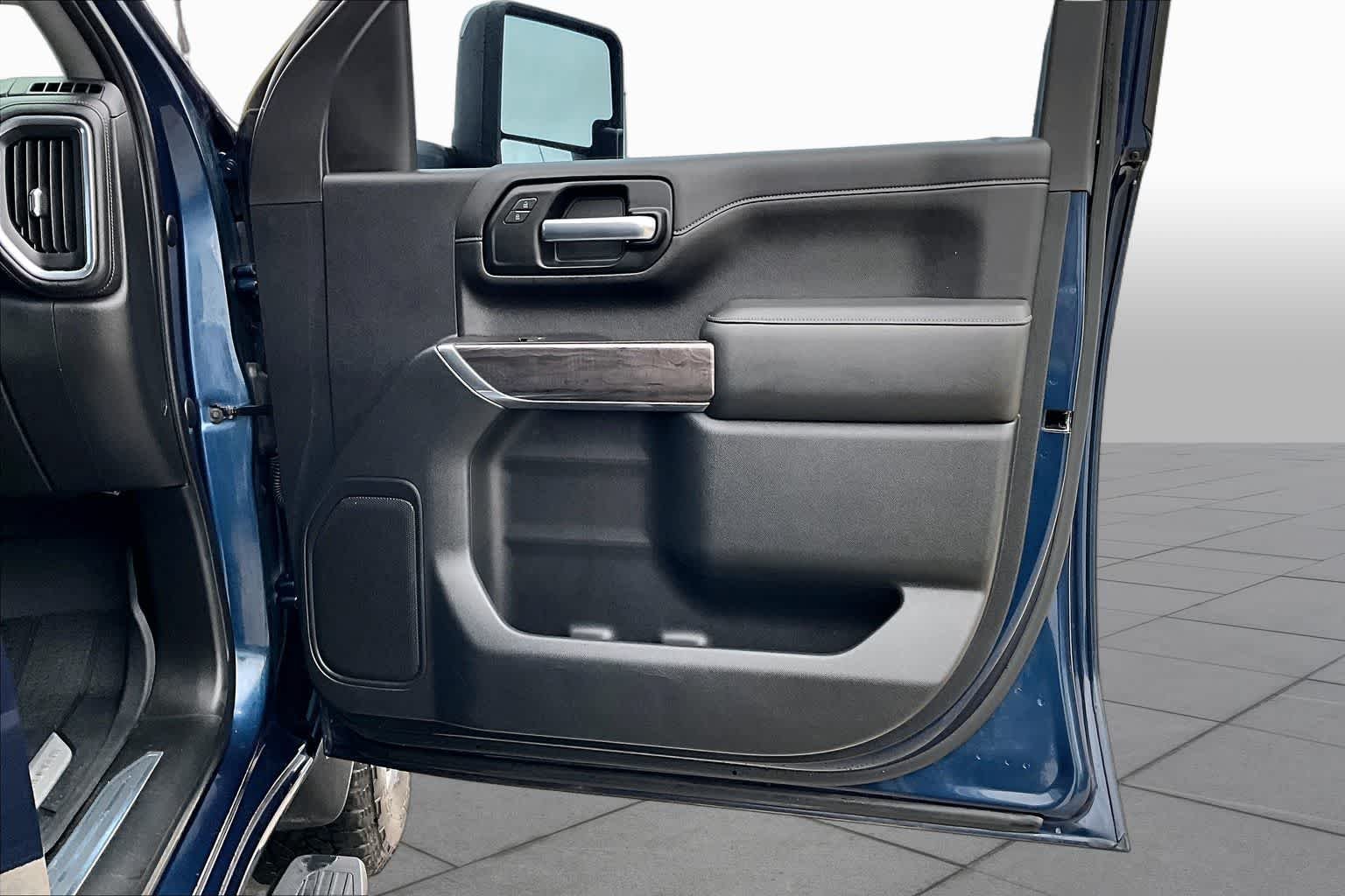 Used 2020 Northsky Blue Metallic Chevrolet LTZ image 42