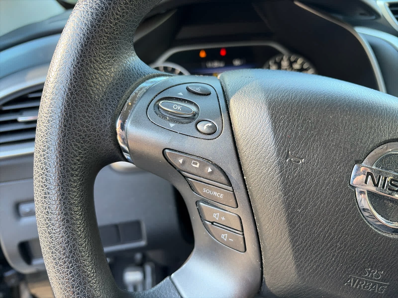 Used 2020 SUPER BLACK Nissan S image 12