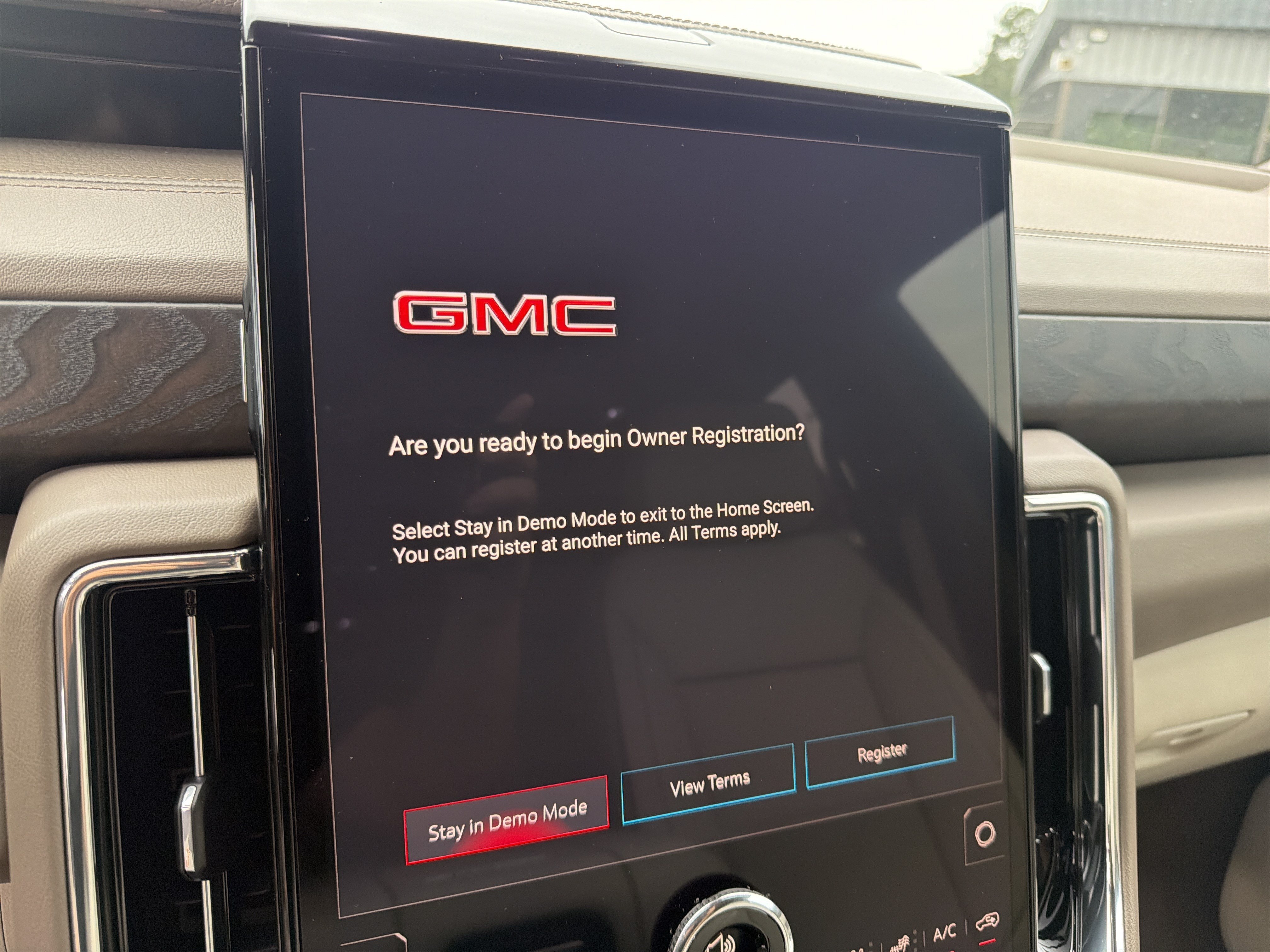 2026 GMC Yukon Denali - Photo 24