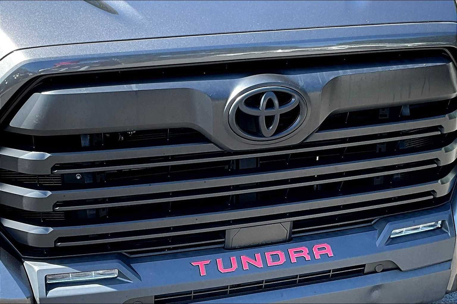 Used 2022 Magnetic Gray Metallic Toyota SR5 image 27