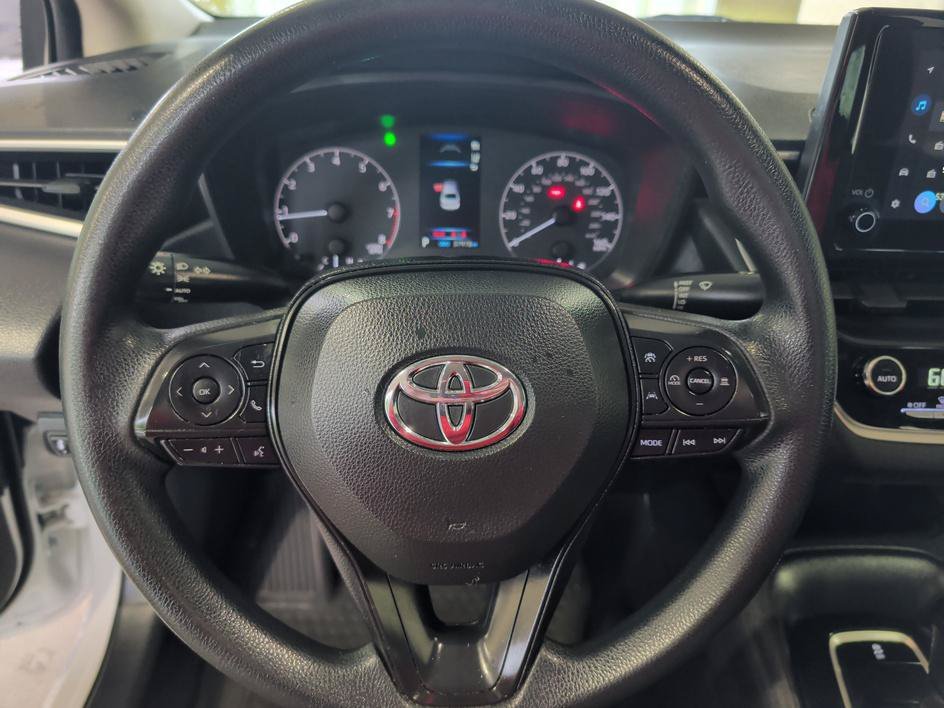 Used 2023 Ice Toyota LE image 18