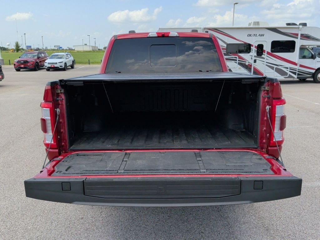 Used 2022 Rapid Red Metallic Tinted Clearcoat Ford Lariat image 45