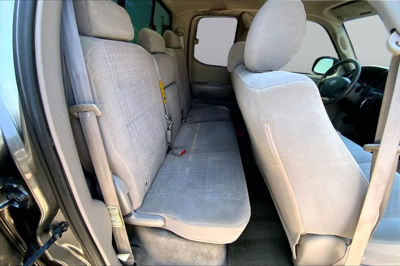 Used 2006 Phantom Gray Pearl Toyota SR5 image 16