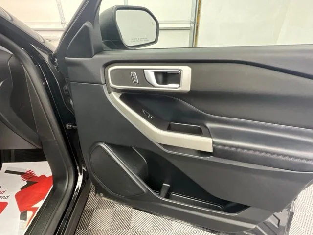 Used 2020 Black Ford XLT image 17