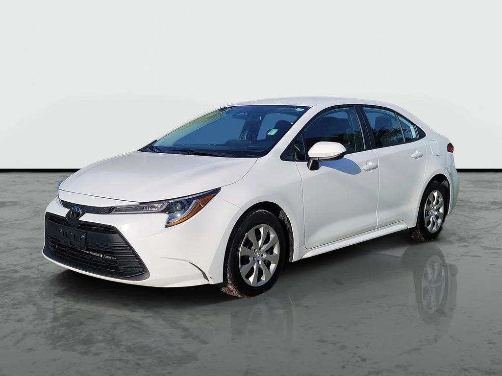 Used 2024 Ice Toyota LE image 5