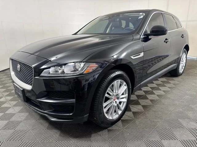 Used 2020 Black Jaguar 30t Prestige image 8