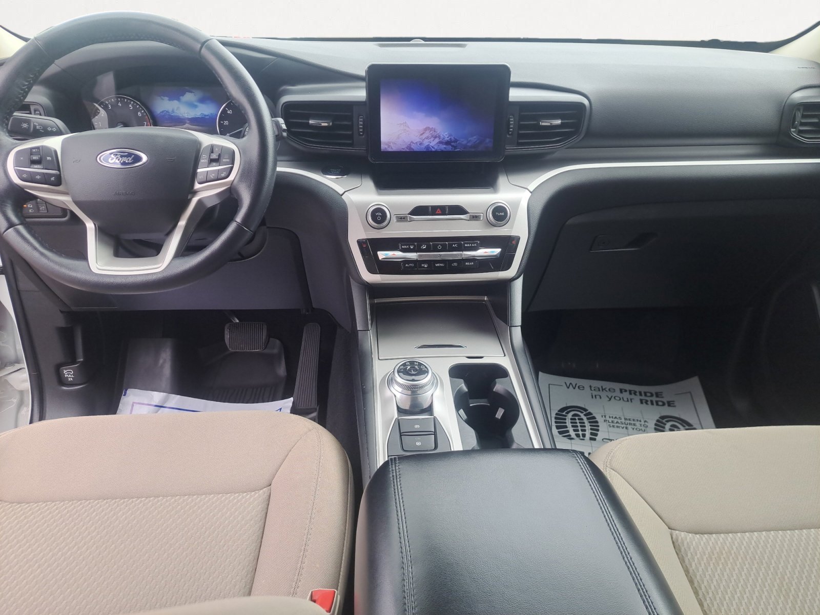 Used 2022 Oxford White Ford XLT image 3