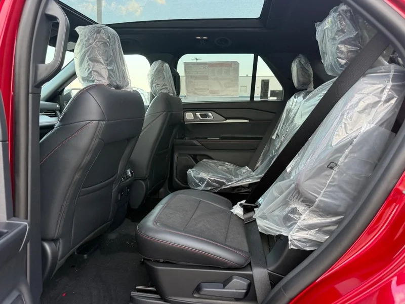 New 2026 Rapid Red Metallic Tinted Clearcoat Ford ST 4WD image 6