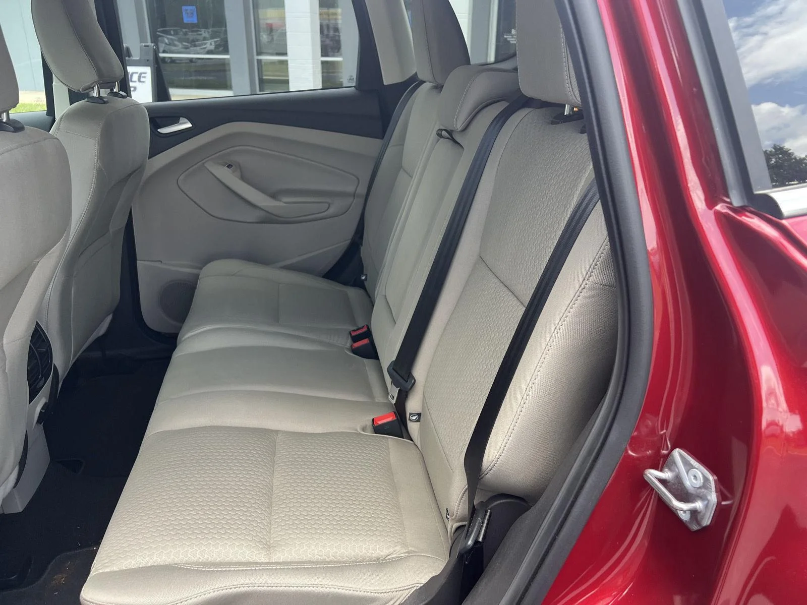 Used 2019 Ruby Red Metallic Tinted Clearcoat FORD SE 4WD image 8