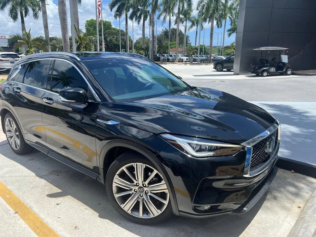 Used 2022 Mineral Black INFINITI Sensory image 1