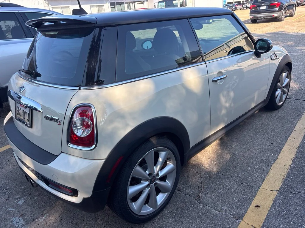 Used 2012 White MINI Base image 3