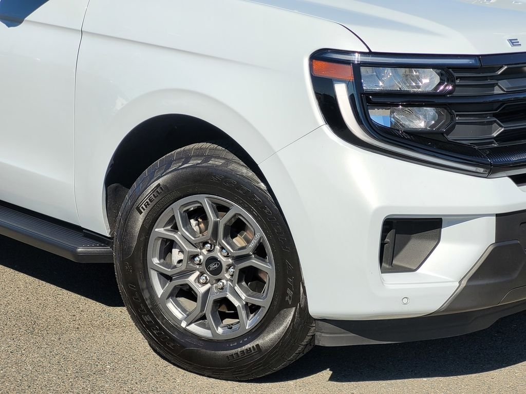Used 2025 Silver Ford Active image 9
