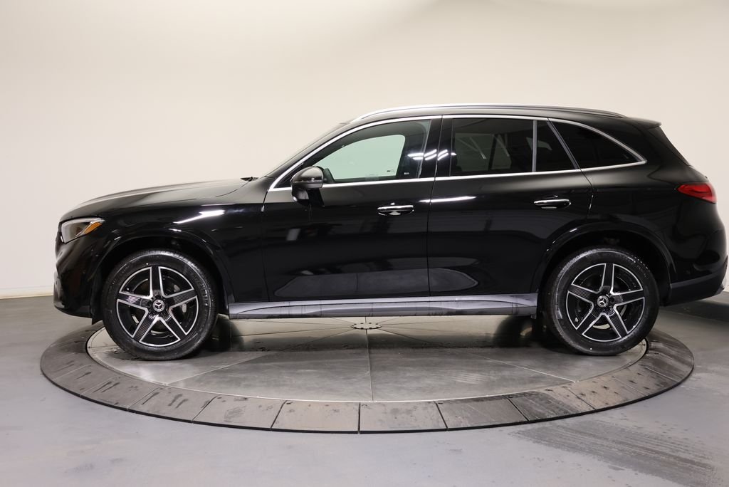 Used 2026 Black Mercedes-Benz GLC 300 image 4
