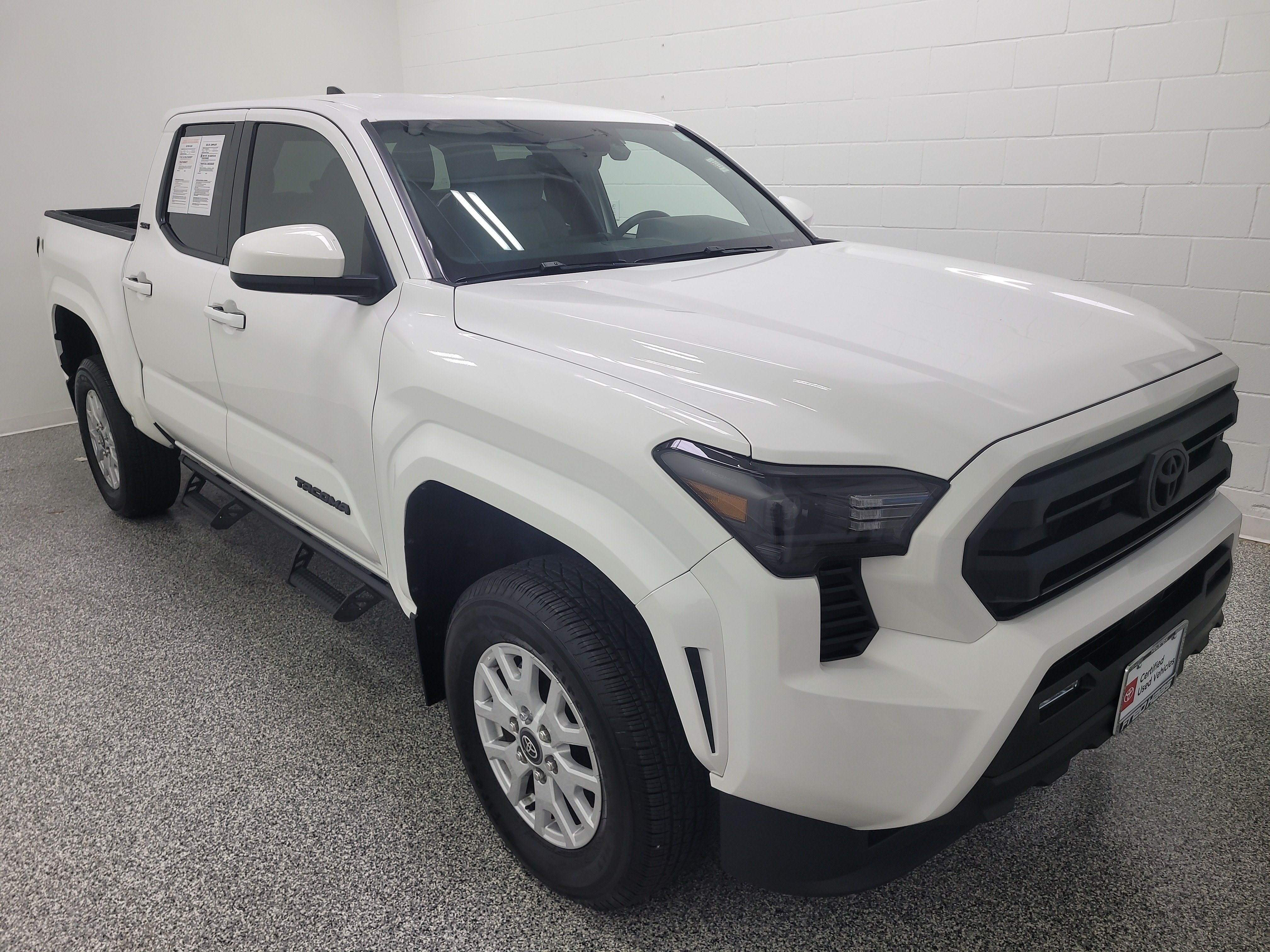 Used 2024 White Toyota SR5 image 3