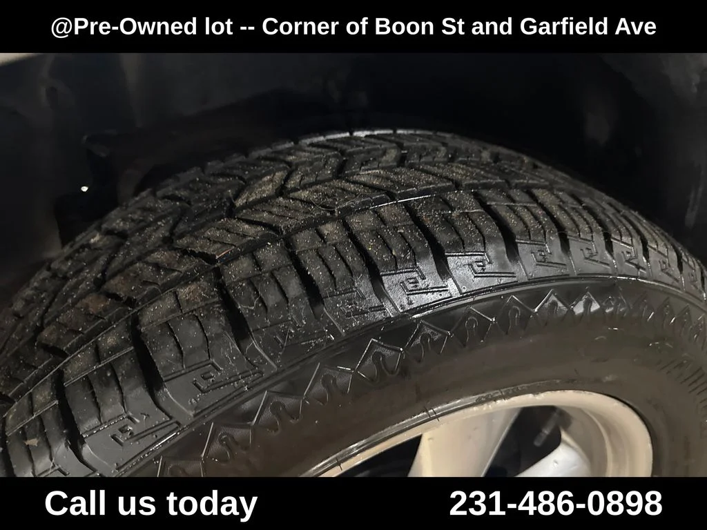 Used 2007 Gray Chevrolet LT image 12