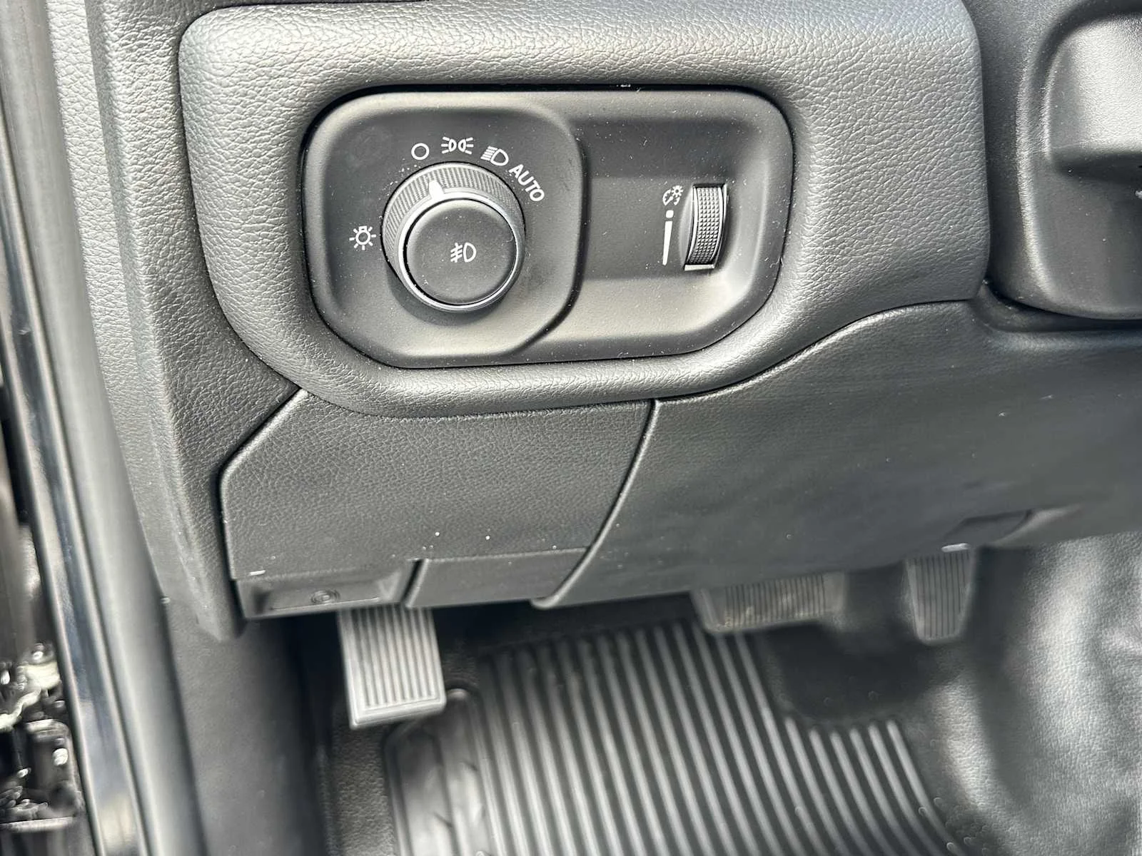 2026 RAM 3500 Chassis Tradesman - Photo 29