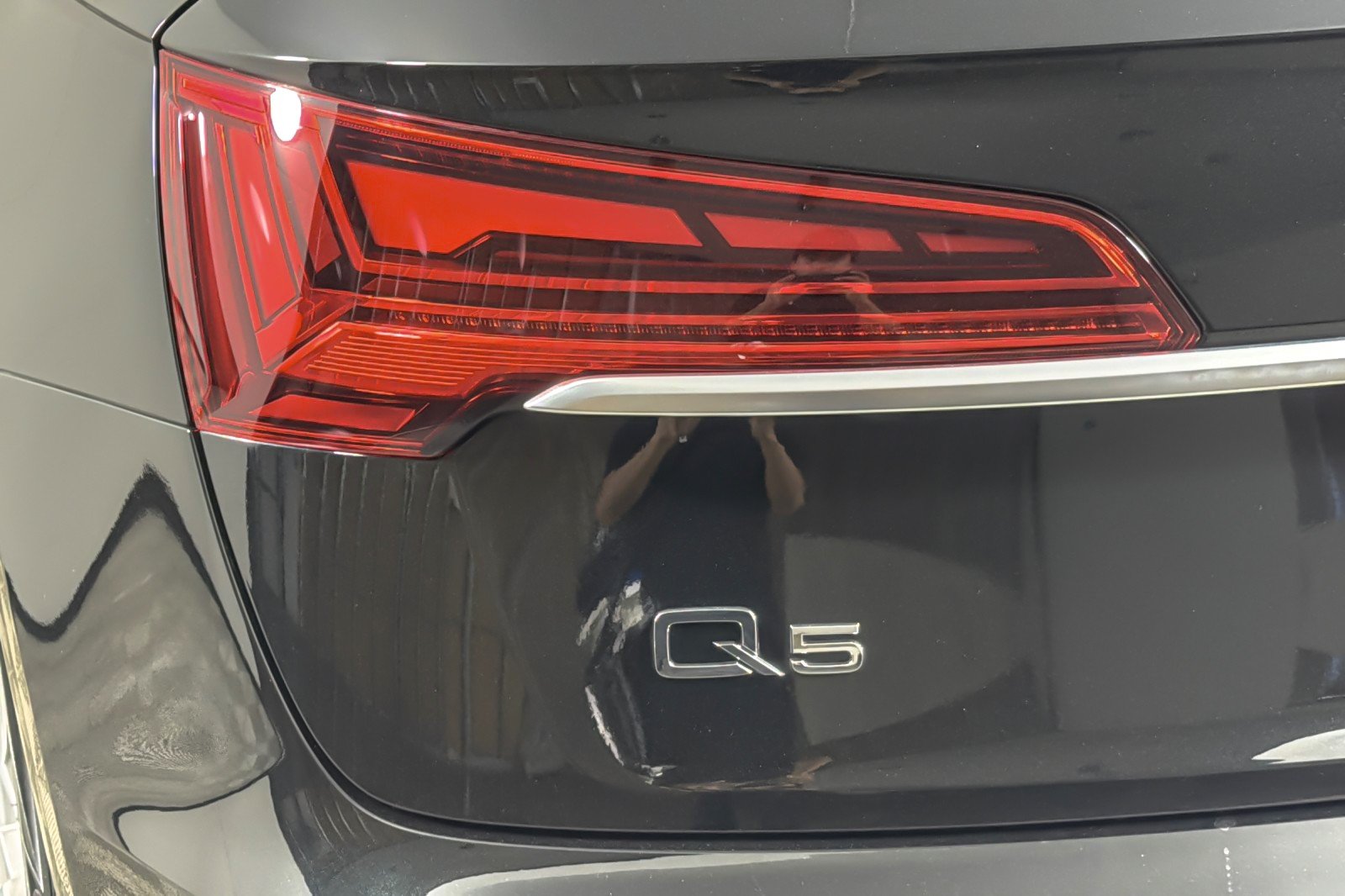 Used 2023 Mythos Black Metallic Audi Premium Plus 40 TFSI quattro image 27