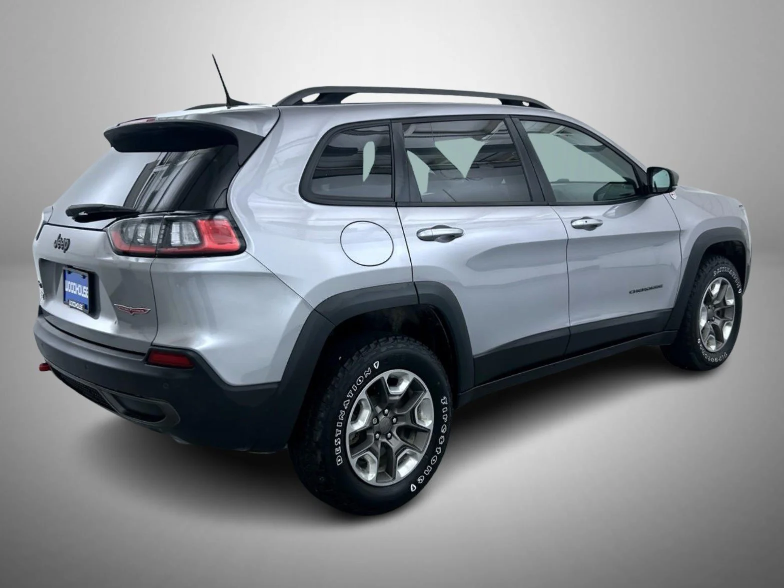 Used 2019 Silver Jeep Trailhawk image 5