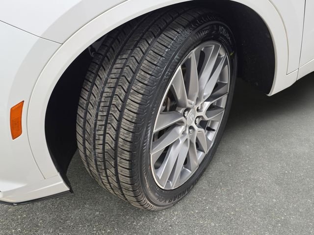 Used 2020 White Cadillac Sport image 29