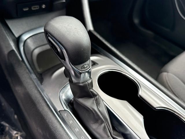 Used 2025 White Chevrolet LT image 24