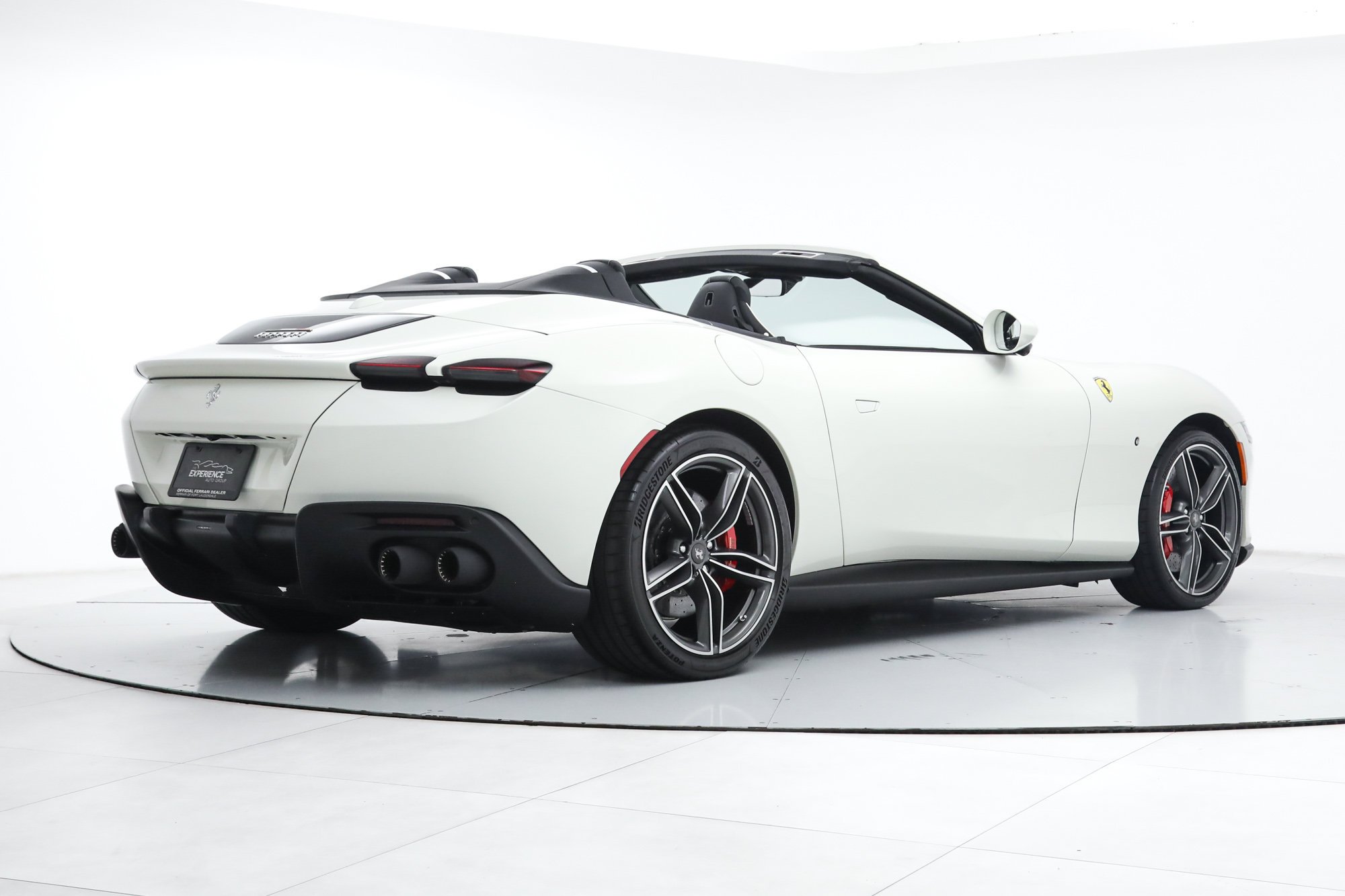 Used 2025 White Ferrari  image 3