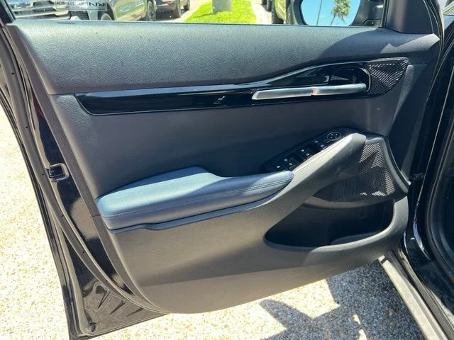 Used 2024 Black Kia S image 12