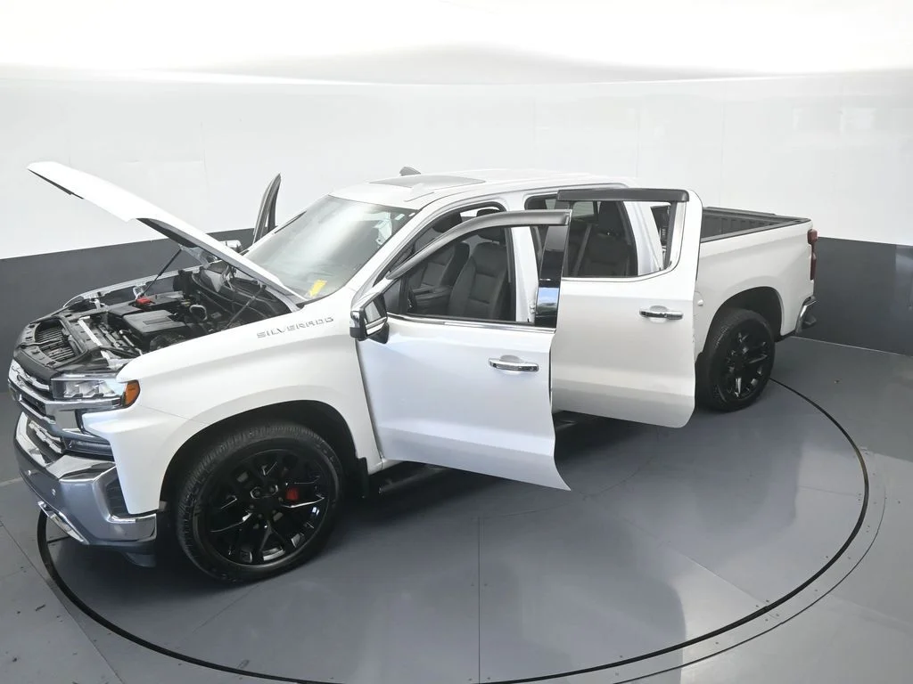 Used 2022 Iridescent Pearl Tricoat Chevrolet LTZ image 67