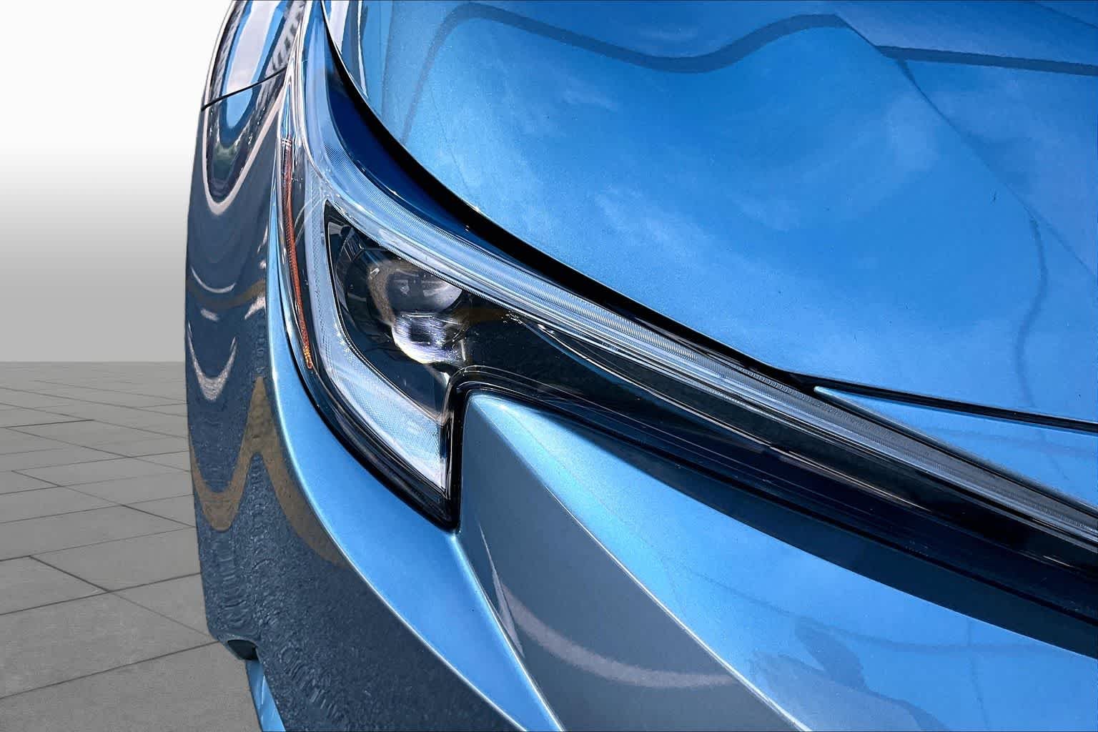 Used 2025 Celestite Toyota Hybrid LE image 54