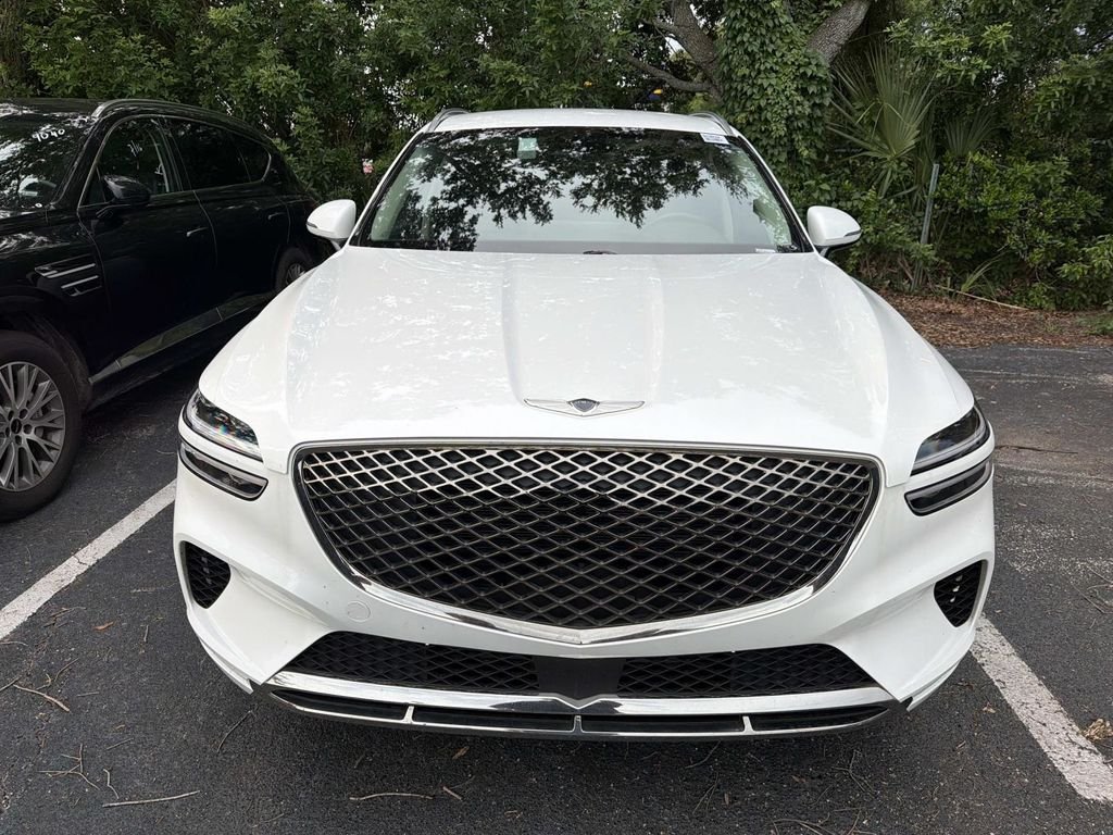 Used 2025 White Genesis 2.5T image 2
