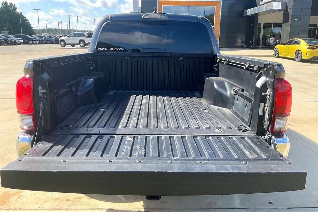 Used 2018 Gray Toyota SR5 image 34